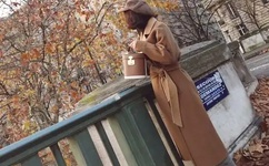 男友压着有节奏地顶我